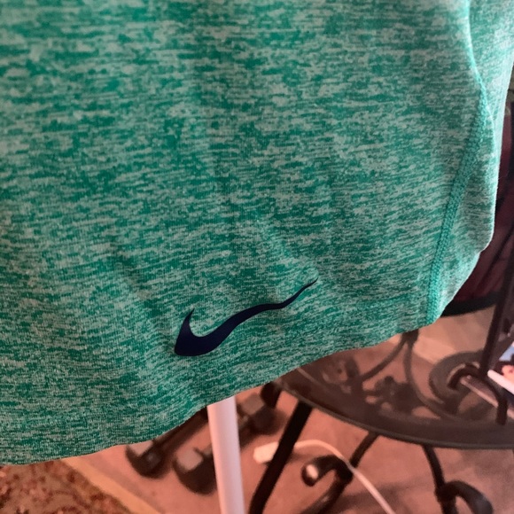 Nike Dri Fit tank - Picture 2 of 4